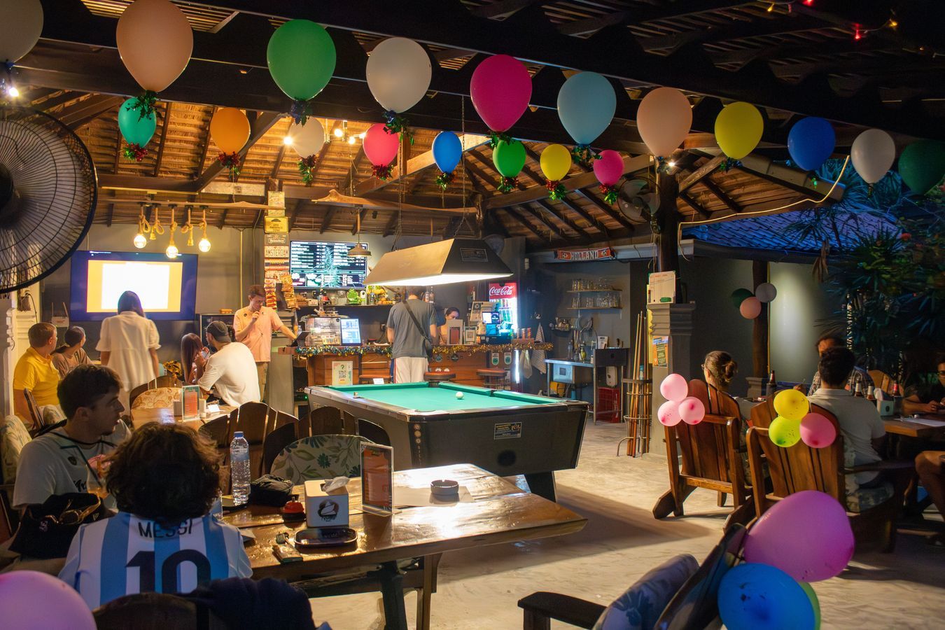 Dining & Gaming at Magical Weed Garden